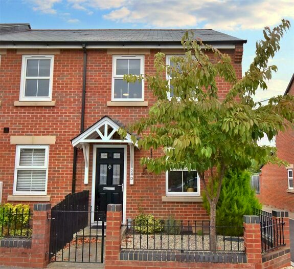 3 Bedroom Terraced House To Rent In Hagbourne Road, Didcot, Oxfordshire, OX11