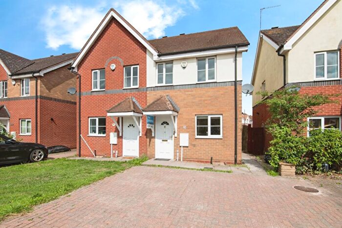 3 Bedroom Semi Detached House For Sale In Churchyard Road, Tipton, DY4