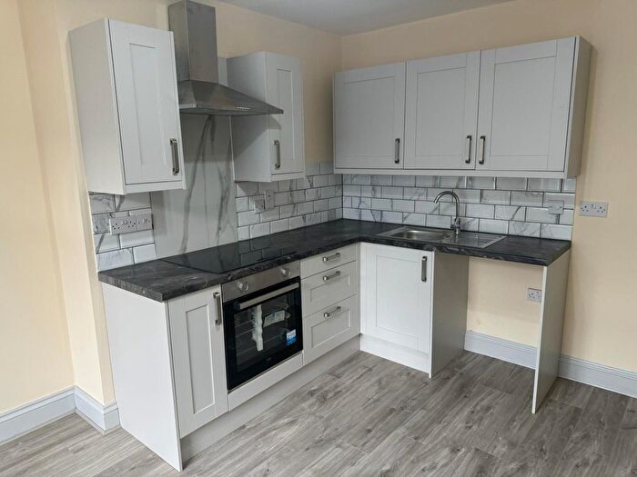 2 Bedroom Flat To Rent In Brighton Road, Purley, Surrey, CR8