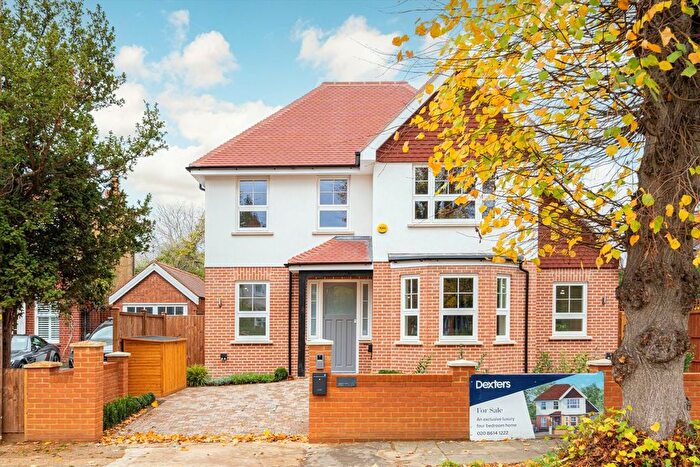 4 Bedroom Property For Sale In Courtlands Avenue, Hampton, TW12