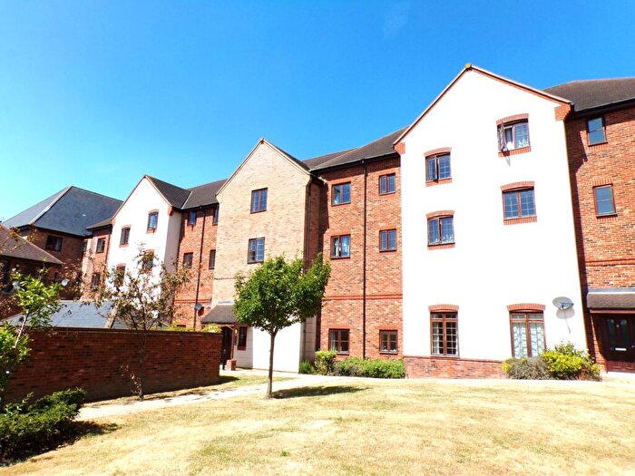 2 Bedroom Apartment To Rent In Maida Vale, Monkston Park., MK10