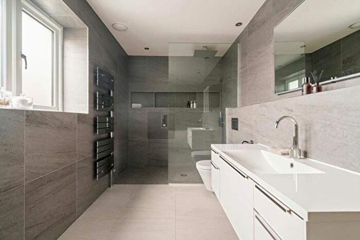 5 Bedroom Town House To Rent In Somerset Road, London, SW19