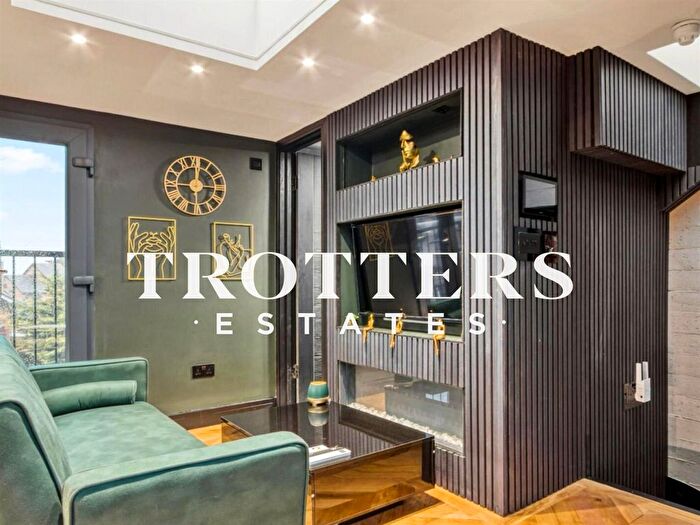 1 Bedroom Terraced House To Rent In Tollgate Road, London, E6
