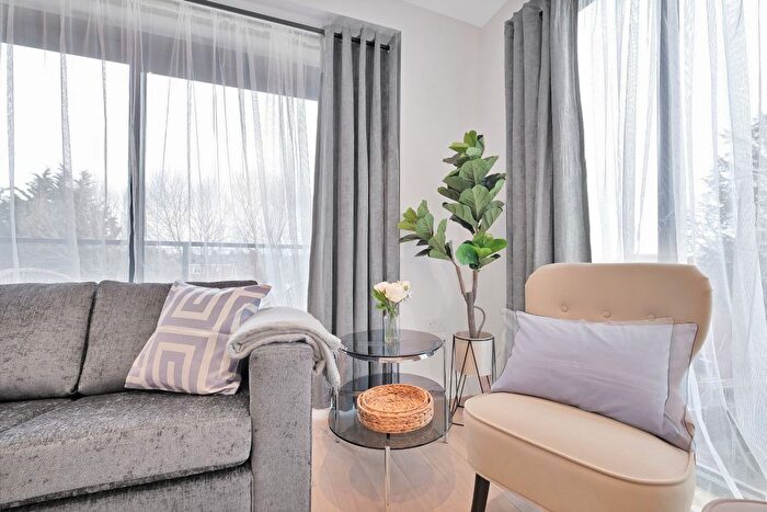 1 Bedroom Flat To Rent In Essoldo Close, Harrow, HA3