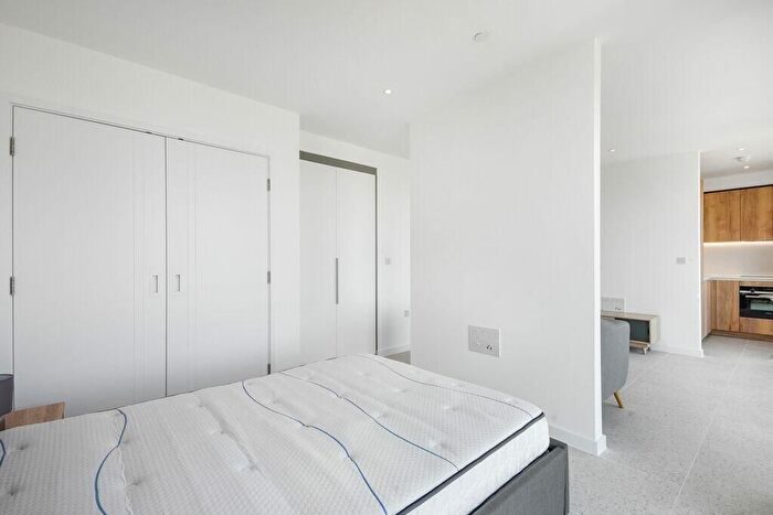 Studio To Rent In Tapestry Way, London, E1