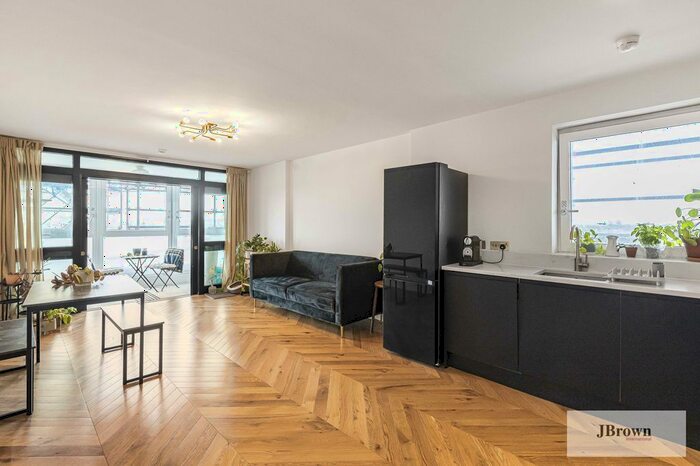 2 Bedroom Flat To Rent In Seaton Point, Nolan Way, London, E5