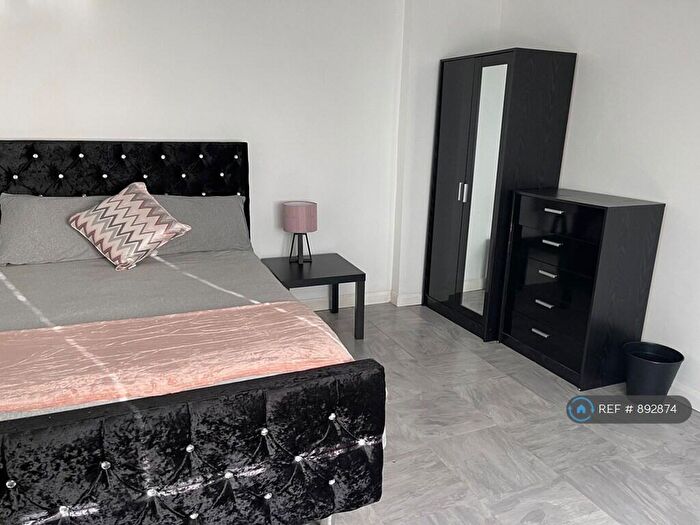 6 Bedroom Terraced House To Rent In Bradshaw Cottages, Tower Hamlets, London, E14