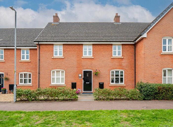 4 Bedroom Terraced House For Sale In Birch Close, Cranfield, MK43
