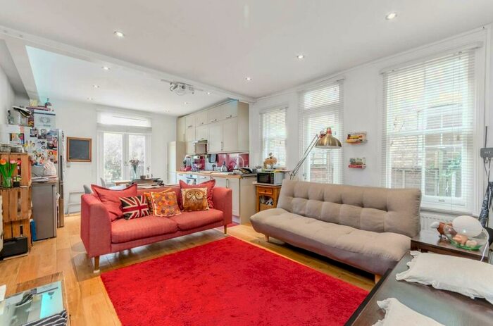 2 Bedroom Apartment To Rent In Boundry Street, Shoreditch, E2