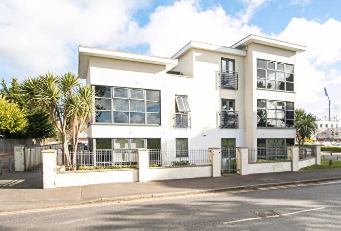 2 Bedroom Apartment To Rent In Kings Park Drive, Kings Park, BH7