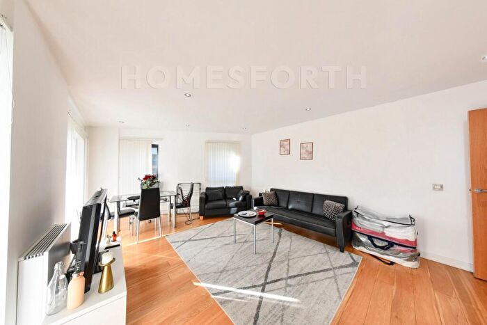 2 Bedroom Apartment To Rent In Cayman Court, Salter Street, Limehouse, E14