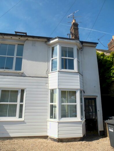 1 Bedroom Flat To Rent In London Road, East Grinstead, RH19