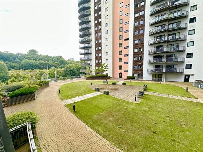 2 Bedroom Flat To Rent In Victoria Wharf, Watkiss Way, Cardiff, CF11