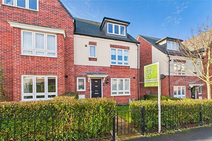 4 Bedroom Semi Detached House For Sale In Webster Close, Bracknell, Berkshire, RG12