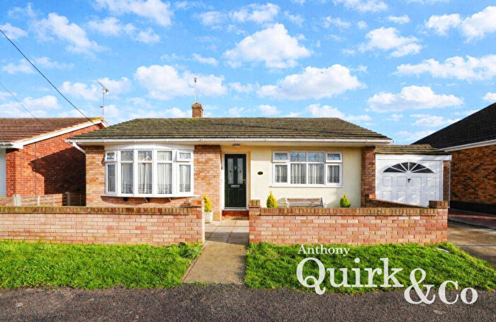 2 Bedroom Detached Bungalow For Sale In Chapman Road, Canvey Island, SS8