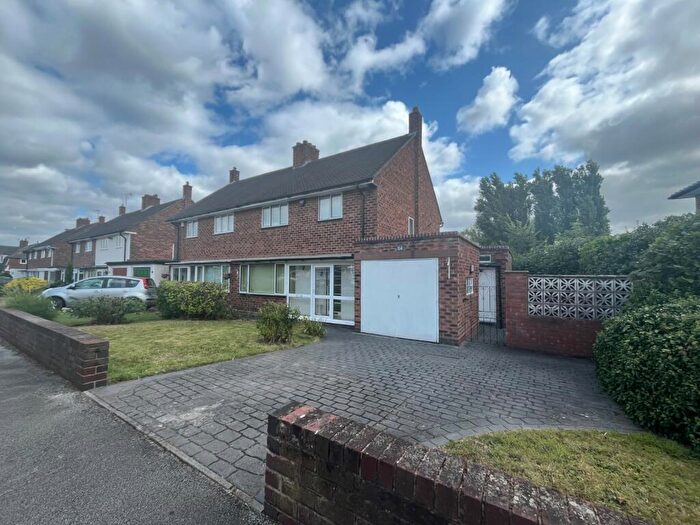 3 Bedroom Semi-Detached House To Rent In Fallowfield Road, Solihull, West Midlands, B92