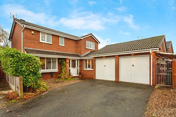 4 Bedroom Detached House For Sale In Wilderswood Close, Whittle-Le-Woods, Chorley, Lancashire, PR6