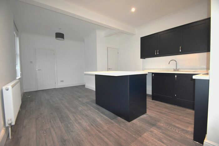 3 Bedroom End Of Terrace House To Rent In Whitworth Road, Portsmouth, PO2