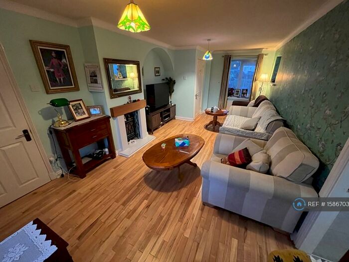 3 Bedroom Semi-Detached House To Rent In Buckley Road, Leamington Spa, CV32