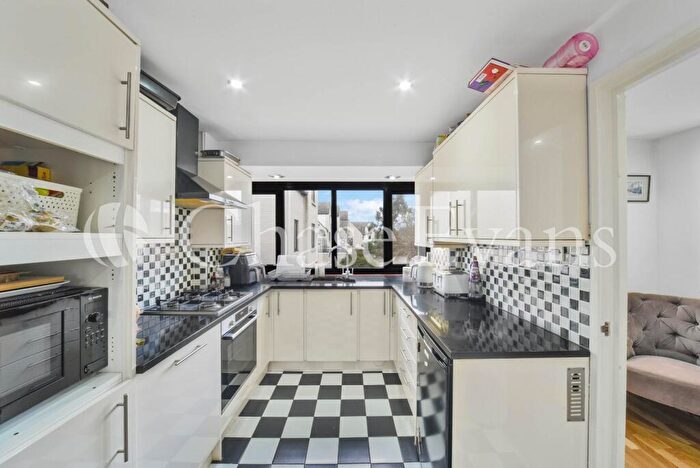 3 Bedroom Terraced House To Rent In Pointers Close, Isle Of Dogs, London, E14