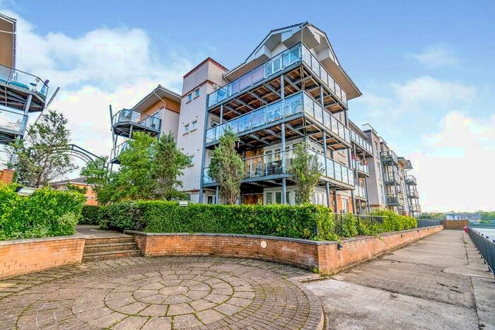 2 Bedroom Flat To Rent In Hawkeswood Road, Southampton, SO18