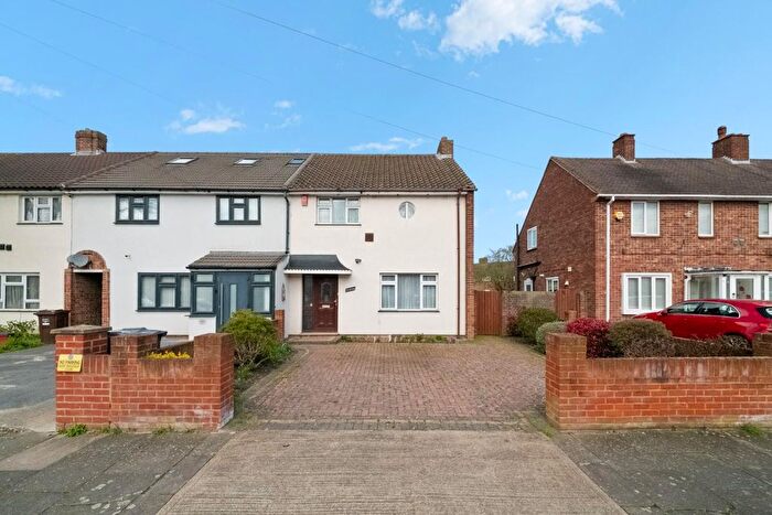 3 Bedroom End Terrace House For Sale In Ringway, Southall, UB2