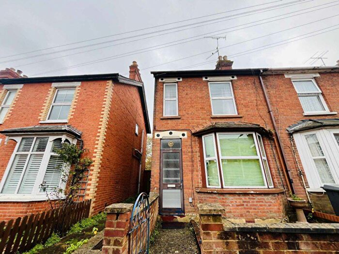 3 Bedroom End Of Terrace House To Rent In Gloucester Road Newbury, RG14