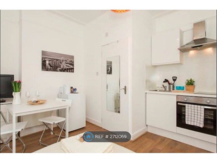 Studio To Rent In Willingdon Road, London, N22