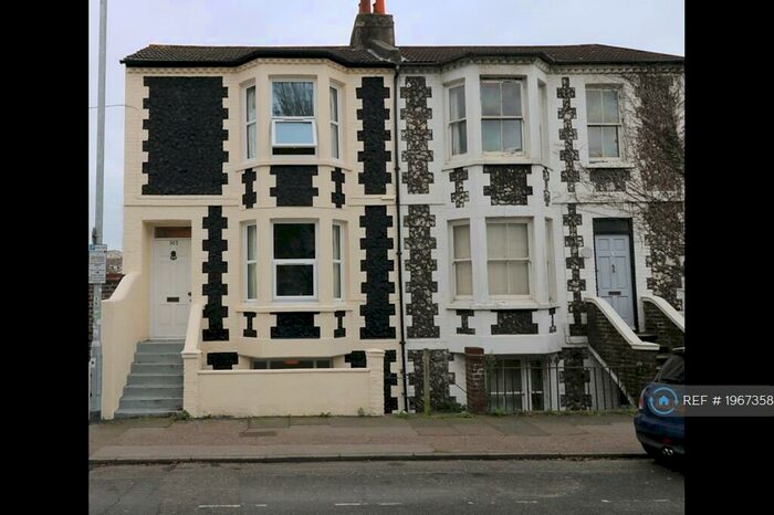 5 Bedroom Semi-Detached House To Rent In Upper Lewes Road, Brighton, BN2