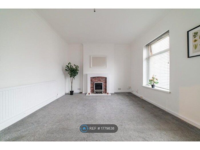 2 Bedroom Flat To Rent In Coedcae St, Cardiff, CF11