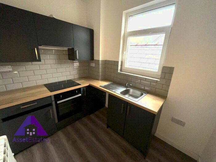 1 Bedroom Flat To Rent In Commercial Street, Abertillery, NP13