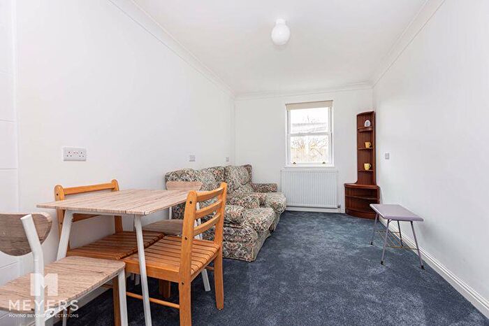 3 Bedroom Apartment To Rent In Richley House, Mannington Place, Bournemouth, BH2