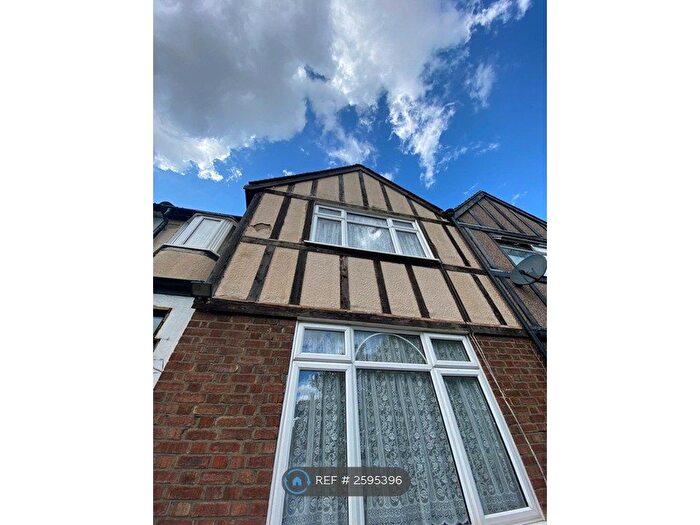 3 Bedroom Terraced House To Rent In Kenton Lane, Harrow, HA3