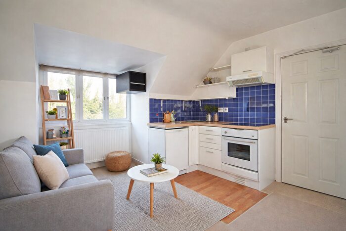 1 Bedroom Studio To Rent In The Grove, Isleworth, TW7