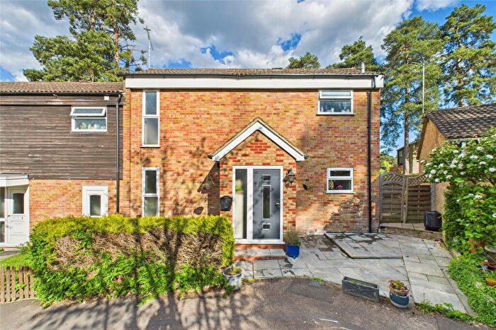 3 Bedroom End Of Terrace House For Sale In Bywood, Bracknell, Berkshire, RG12