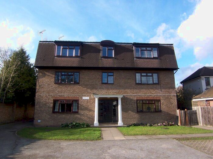 Studio To Rent In Cambridge Avenue, New Malden, KT3