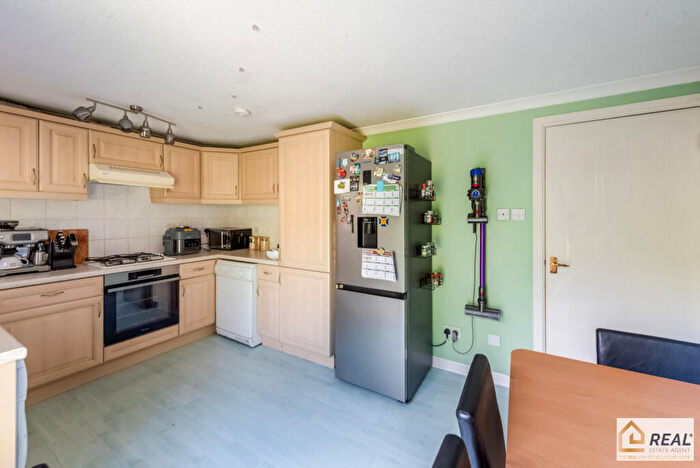 3 Bedroom End Of Terrace House For Sale In Chamfron Gardens, Stirling, FK7