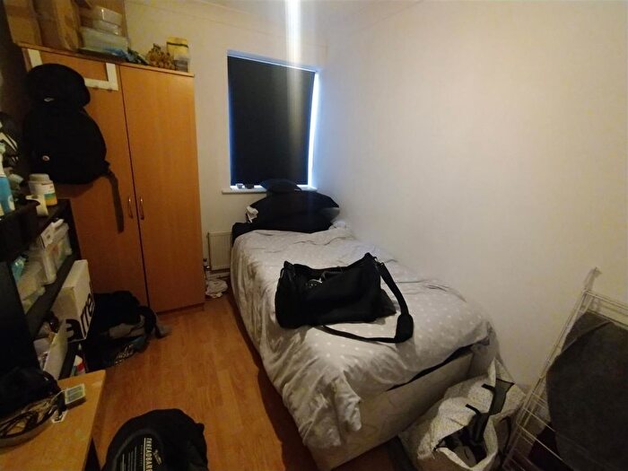 6 Bedroom Property To Rent In Nightingale Shott, Egham, TW20