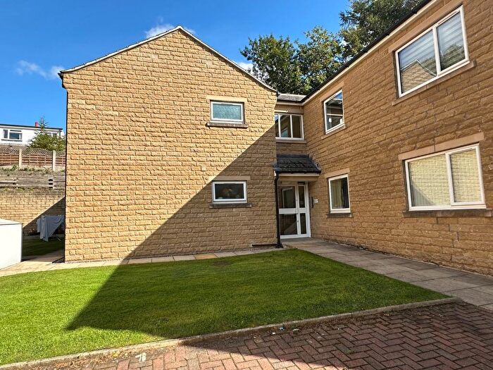 2 Bedroom Flat To Rent In Ivy Mews, Bingley, BD16
