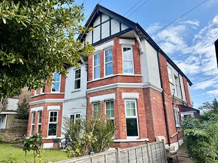 2 Bedroom Flat To Rent In Buckhurst Road, Bexhill-On-Sea, TN40