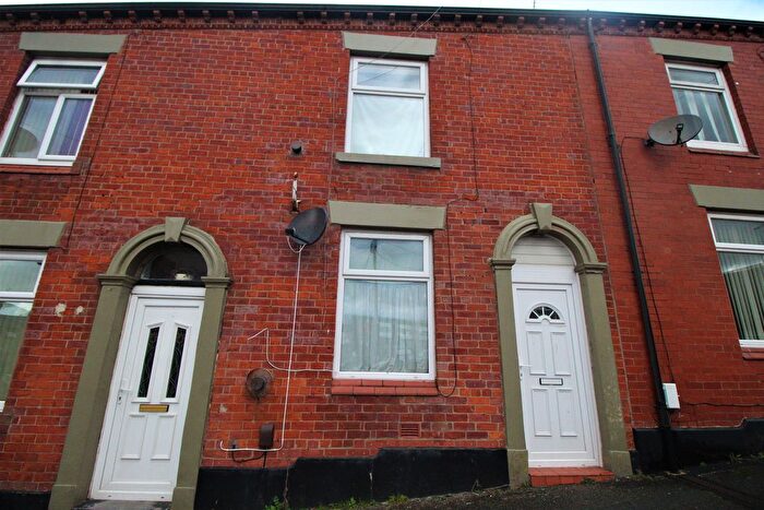 2 Bedroom Terraced House To Rent In Kingsbridge Road, Oldham, OL8