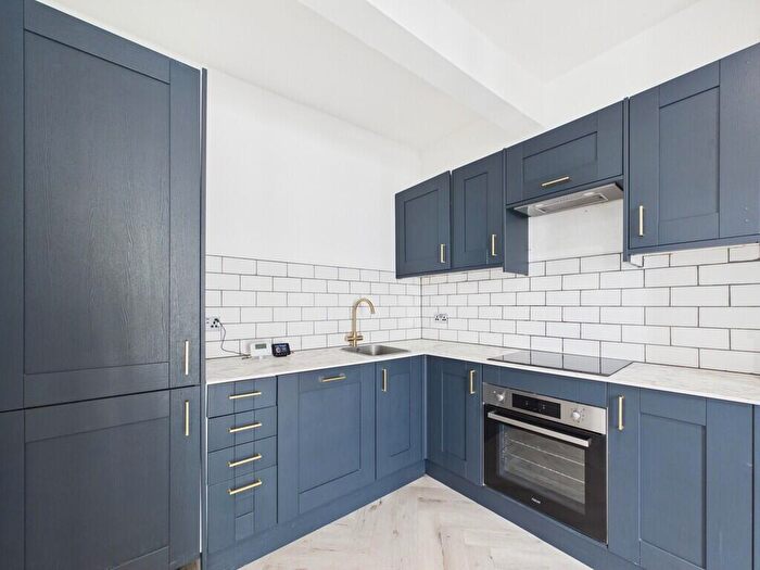 3 Bedroom Apartment To Rent In Regent Hill, Brighton, BN1