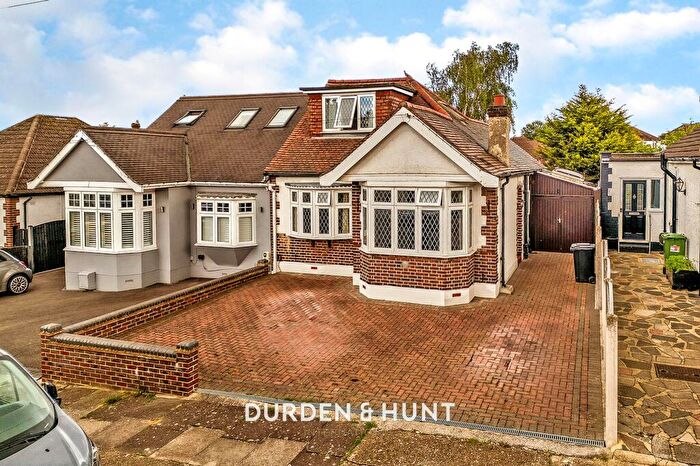 3 Bedroom Semi-Detached House For Sale In Woodhall Crescent, Hornchurch, RM11