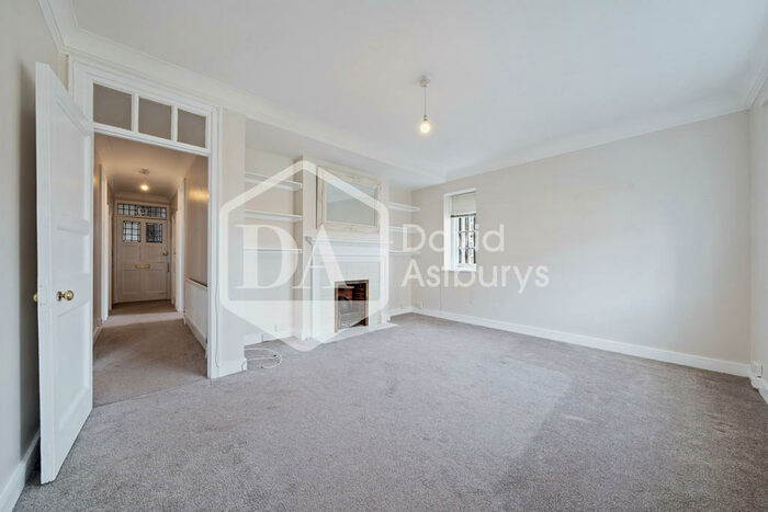3 Bedroom Apartment To Rent In Fortis Green, Muswell Hill, London, N10