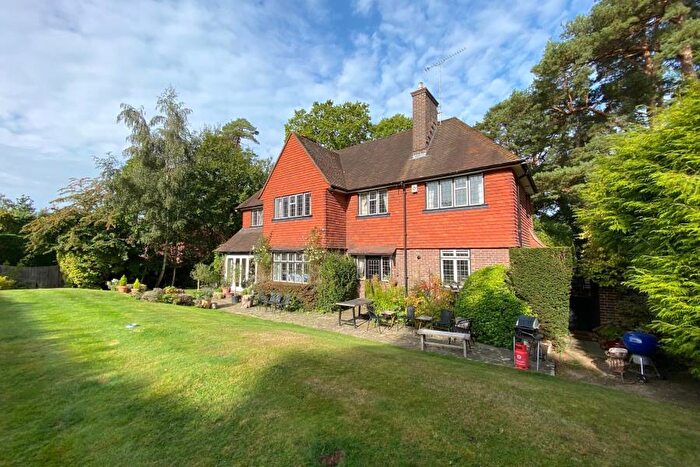 4 Bedroom Detached House To Rent In Hook Heath, Woking, Surrey, GU22