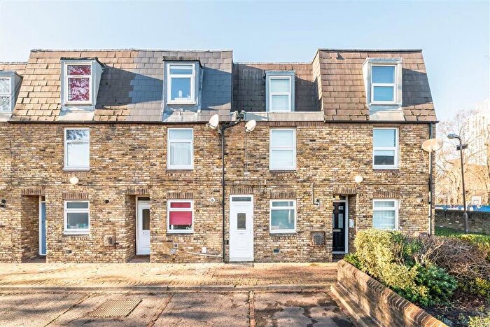 4 Bedroom Property To Rent In Kenchester Close, South Lambeth, SW8