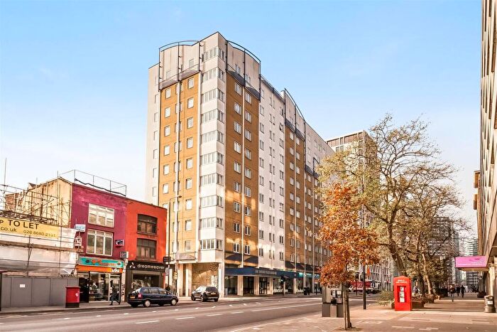 2 Bedroom Flat To Rent In Skyline Plaza, Commercial Road, E1