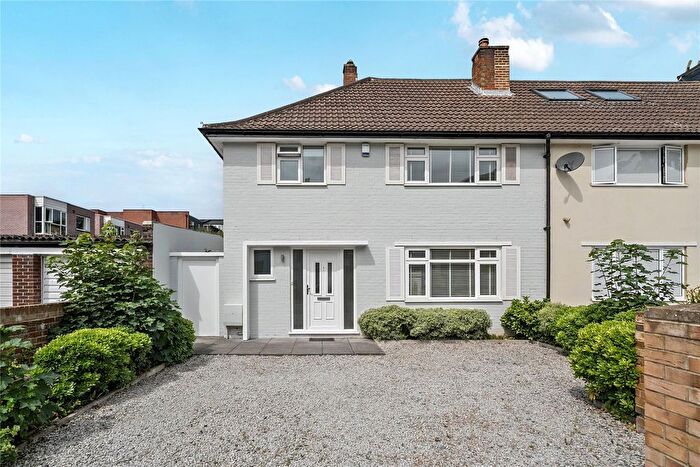 3 Bedroom Semi Detached House For Sale In Freelands Road, Bromley, BR1