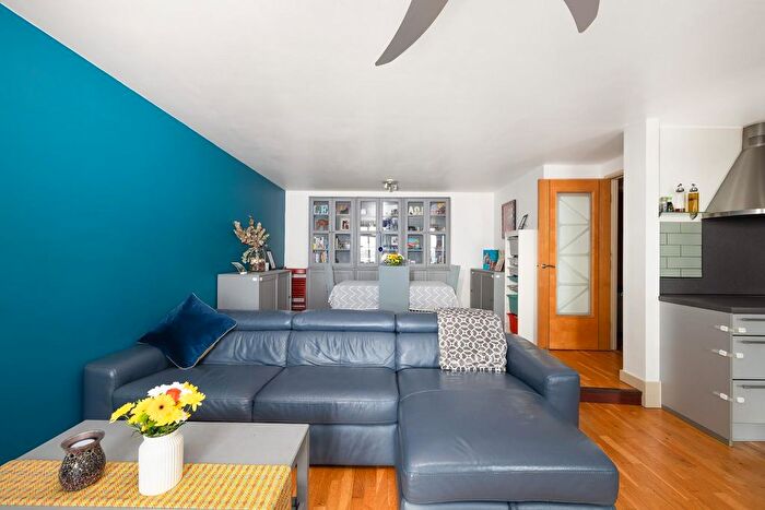 2 Bedroom Flat For Sale In St. James Barton, City Centre, BS1