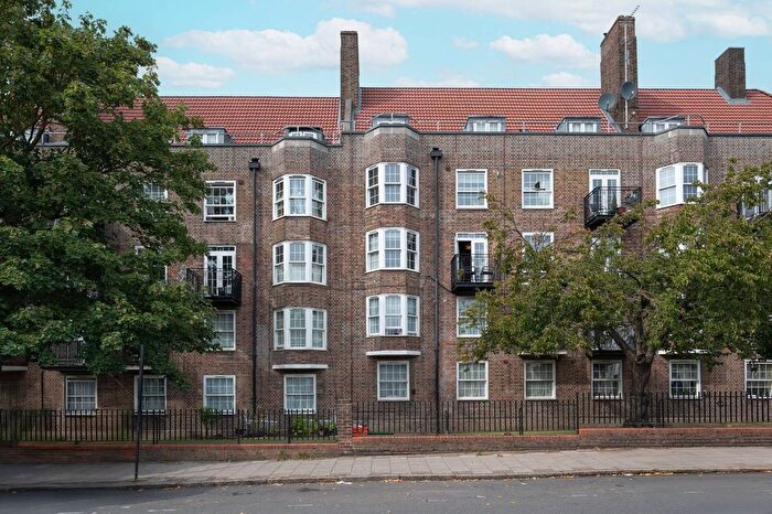 3 Bedroom Flat For Sale In Freeman House, Clapham Park, London, SW2